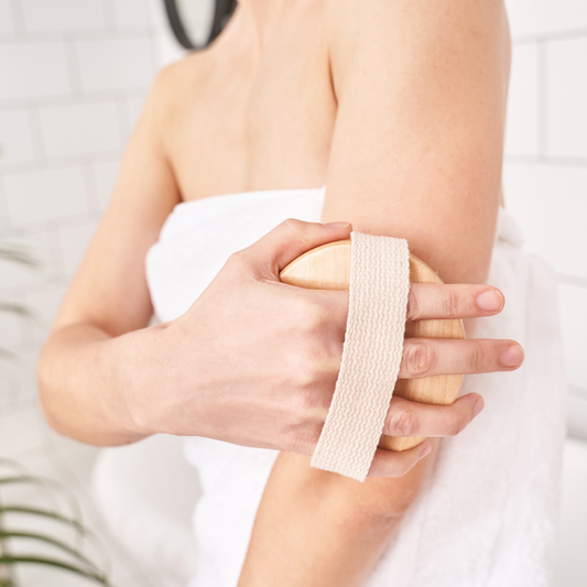 The Benefits of Dry Body Brushing: A Simple Ritual for Glowing Skin